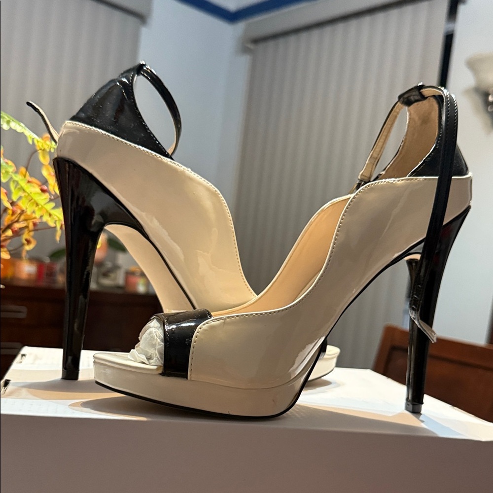 Women stylish high heel shoes!